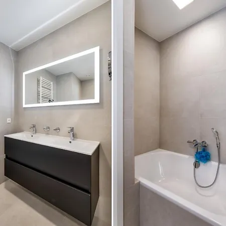 Zonnig Luxueuze La Coronne كنوك هايست