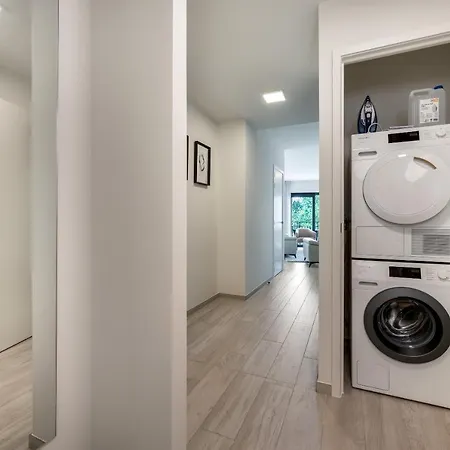 Апартаменты Zonnig Luxueuze La Coronne