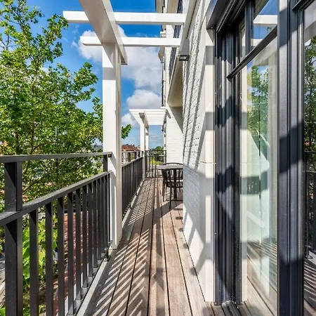 Zonnig Luxueuze La Coronne Апартаменты *