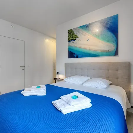 Zonnig Luxueuze La Coronne Апартаменты *